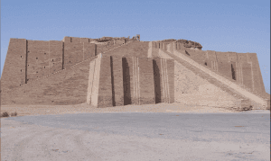 Une ziggurate d’Ur restaurée
